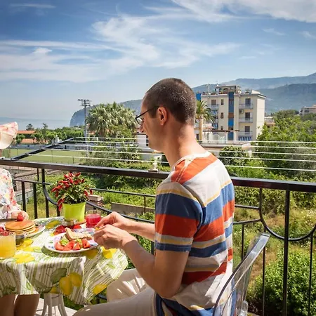 Wagaya Center Bed & Breakfast Sorrento